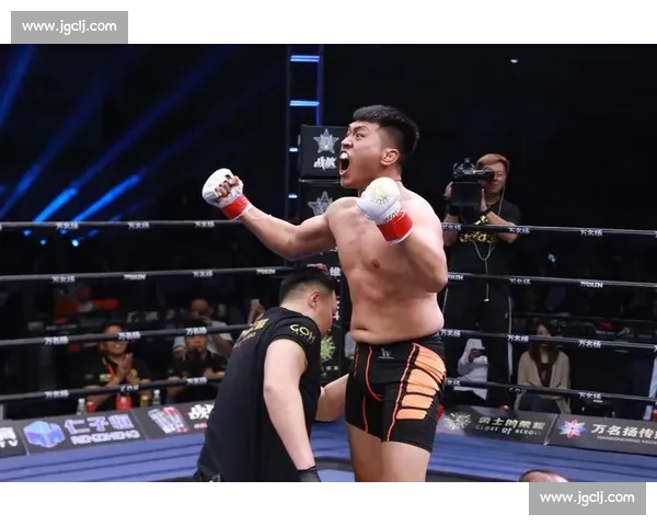 麦金尼精准捕捉战机!接腿抱摔 55 秒终结对手 麦金尼精准捕捉战机!接腿抱摔 55 秒终结对手