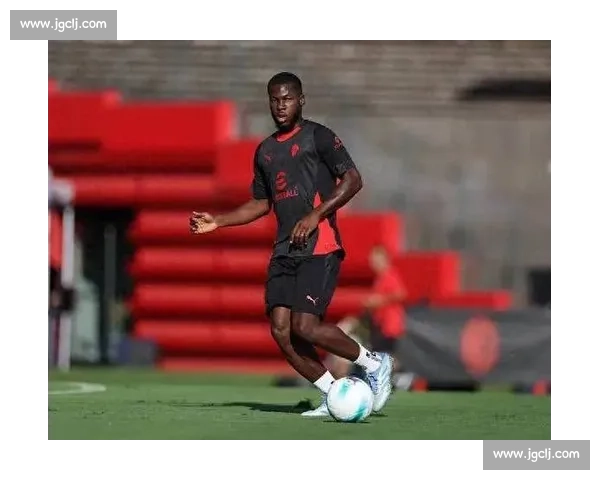 穆萨转会那不勒斯受阻，奖金条款分歧成关键障碍