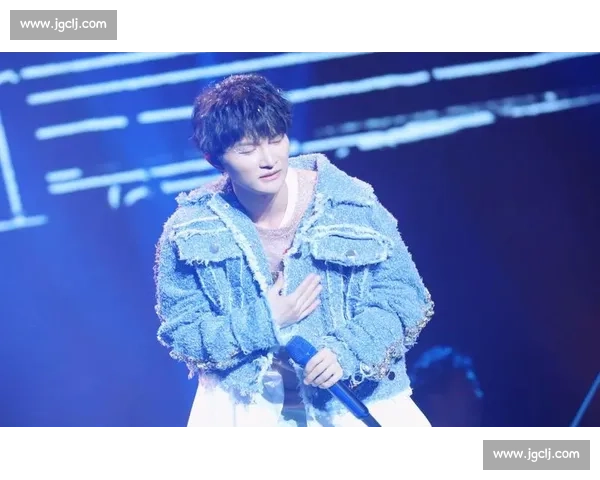 周深 “爽歪哥” 进化史！万人合唱时结燃爆荣耀中国节